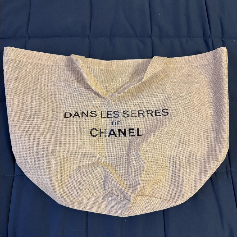 Brand New Chanel Novelty Tote Bag Dans Les series de Chanel
